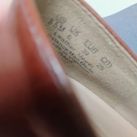 Naturalizer Gala Slip On Loafer Shoes Womens 8.5 Mahogany Leather Gold Accents - Picture 6 of 6